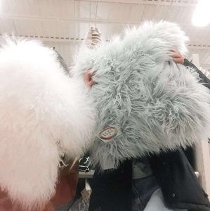 Meet your Posher, Leah